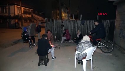 Düzce'de 5.2'lik depremin ardından tedirgin bekleyiş sürüyor; "Korkudan kendimizi dışarı attık"