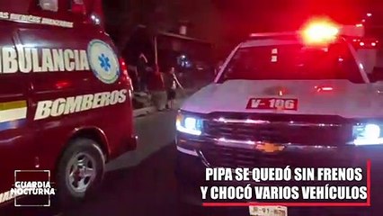 Conductor de una pipa de gas LP, perdió el control de su unidad y provocó una carambola en Periférico