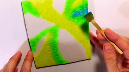 ASMR pictura abstracta culori neon si auriu