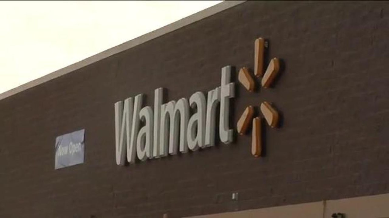 Reabre Wal-Mart del norte de Midland