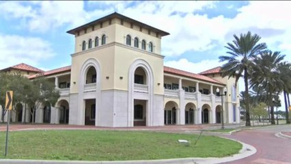 Piden clausurar centro comercial en el Condado Pasco