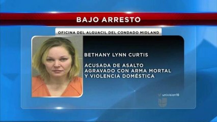 Arrestan a mujer por violencia doméstica