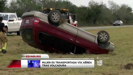 Mujer es transportada al hospital por volcadura en Edinburg
