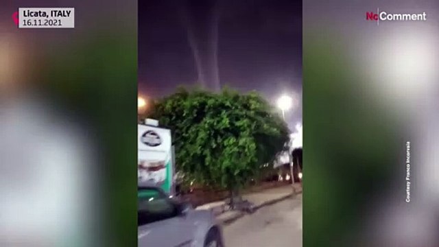 فيديو: شاهقة مائية تضرب قبالة سواحل صقلية وسط هبوب العواصف