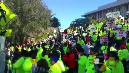 Alzan sus voces para defender sus becas estudiantiles