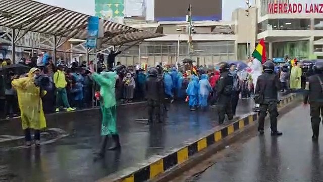 Alcalde Arias denuncia que grupos paramilitares agredieron a marchistas de la Asamblea de la Paceñidad