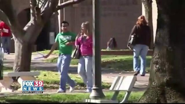 Laredo community college offers customer service specialist program