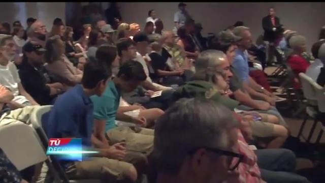 Votantes republicanos latinos indecisos ante la salida de Jeb Bush
