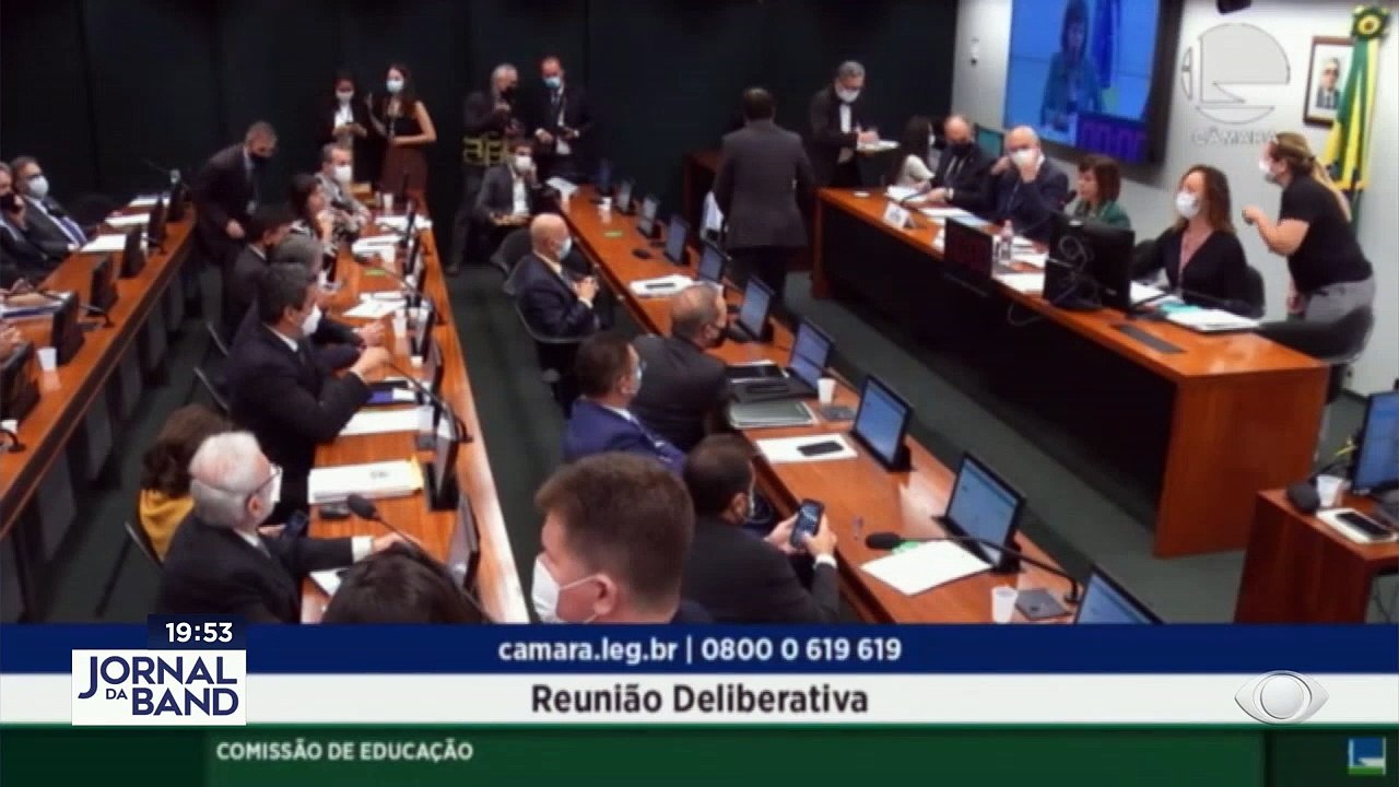 Ainda sobre o Enem: o ministro da Educação foi ouvido na Câmara para explicar as denúncias de interferência do governo no conteúdo das provas. #BandJornalismo