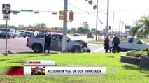 Aparatoso accidente vial entre dos vehículos