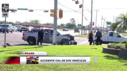 Aparatoso accidente vial entre dos vehículos