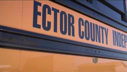 Olvidan a un niño de 4 años de edad en camión escolar en Odessa