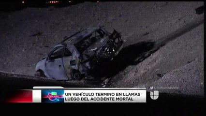 Un accidente deja a una persona muerta adentro de un carro en llamas