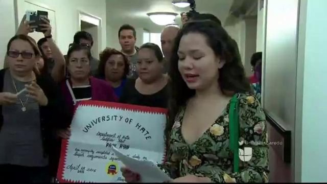 Activistas Pro Imigrantes Presionan a Congresistas Republicanos