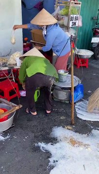 Cụ bà 75 tuổi bán chuối xào từng được MTQ hỗ trợ 25 triệu đồng