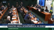 O ministro da Educação foi hoje ao Congresso dar explicações sobre as suspeitas de interferência do governo no Enem. O presidente Jair Bolsonaro negou que tenha tido acesso à prova, mas criticou o exame.