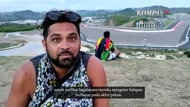 Warga Nikmati Sirkuit Mandalika dari Puncak Bukit Seger Sebelum Akses Ditutup Selama WSBK