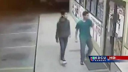 Jóvenes son captados en video robando licorería