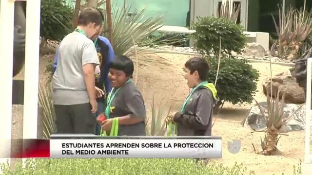 Estudiantes aprenden sobre la protección del ambiente