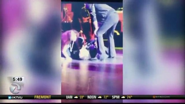 SINGER MEATLOAF HOSPITALIZED AFTER COLLAPSING DURING CONCERT