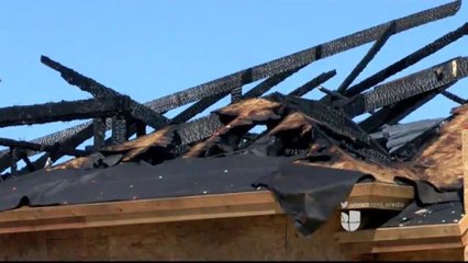 Casa es Destruída por un Incendio