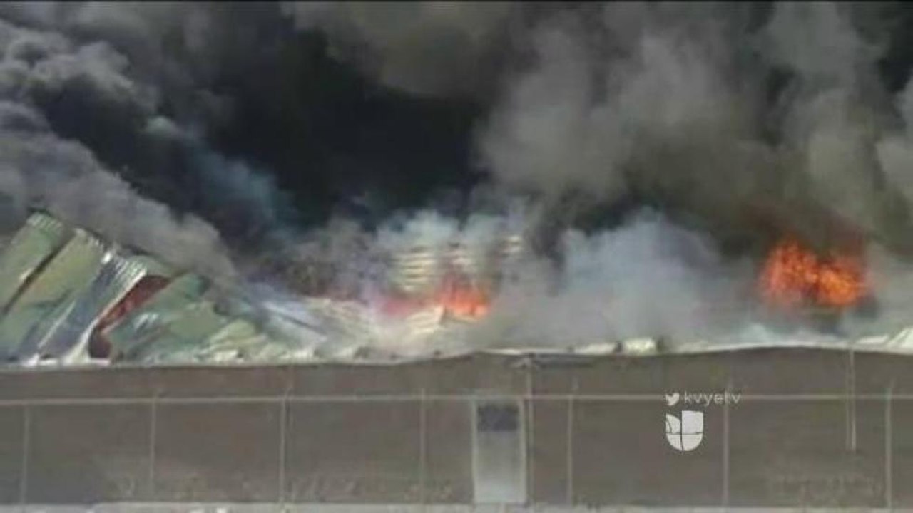 Investigan incendio.