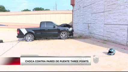 Hombre Choca contra una Pared y Huye de la Escena