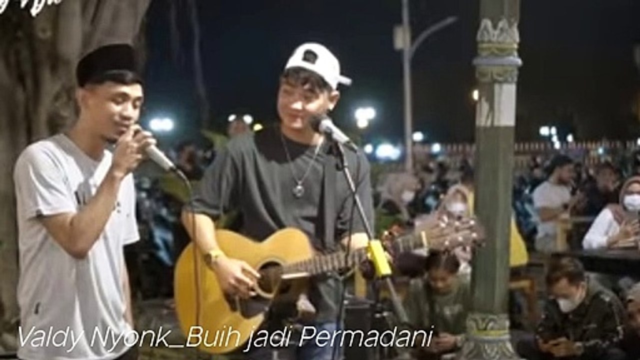 Valdy Nyonk Ft TriSuaka Buih menjadi Permadani Chalengea