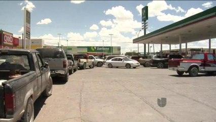 Escases de gasolina en Ojinaga provoca filas de espera de hasta 4 horas