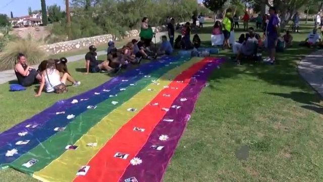 En El Paso recuerdan a víctimas de la masacre en Orlando