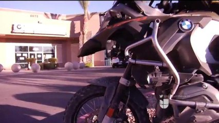 Hombre escapó de la policía en una motocicleta a toda velocidad