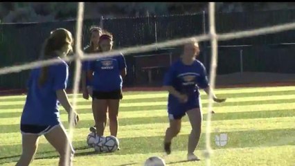 Ayudando a estudiantes latinas a través del deporte