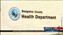 Pasan resolución contra inmigrantes indocumentados en el condado Sedgwick