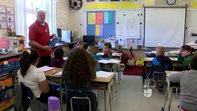 VIDEO: Mejoran las calificaciones de las escuelas en Tampa Bay