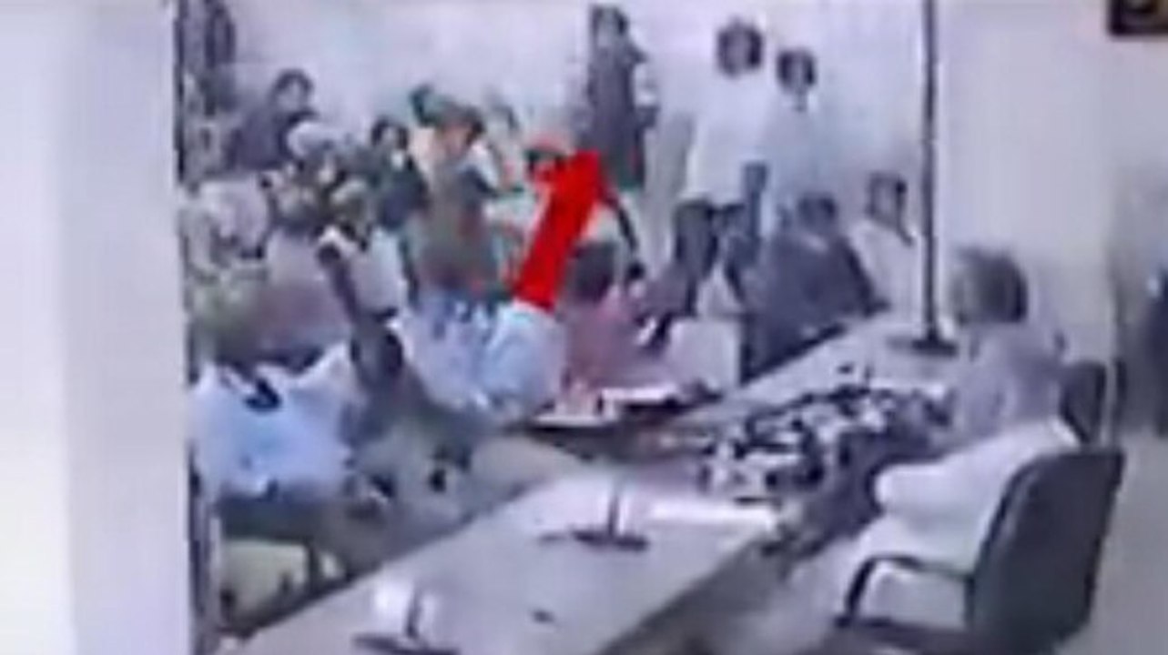 Bitcoin scam: Karnataka Congress releases video of intel officer at presser | Watch