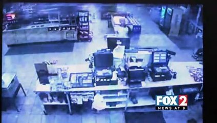 Man Robs Stripes With Hammer and a Knife