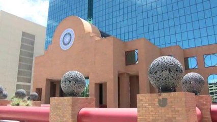 Rectifican sueldo a funcionarios públicos del condado de El Paso