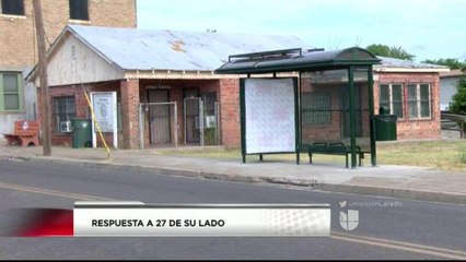 Colocan techos a bancas en paradas de autobuses del Barrio Azteca
