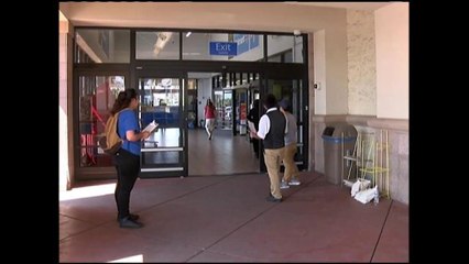 VIDEO: Oganización en Santa María esta ayudando a la gente a registrarse para votar