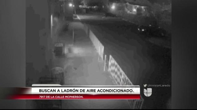 Policía difunde video de robo de unidad de aire acondicionado.