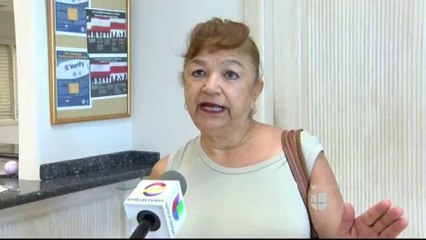 Mujer exige justicia a las autoridades municipales.