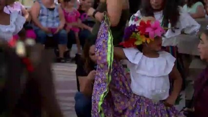Celebran día de la independencia de México en la plaza San Jacinto