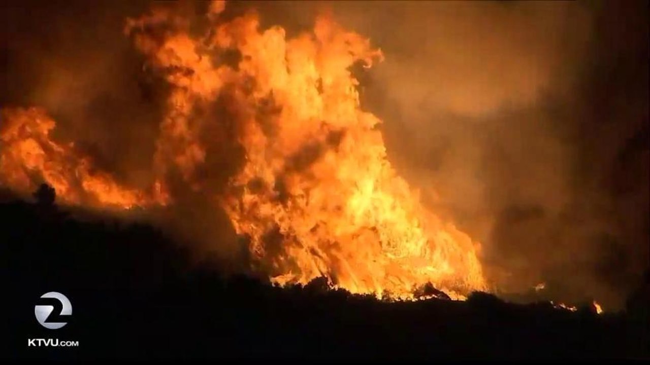 LOMA FIRE DESTROYS 8 HOMES