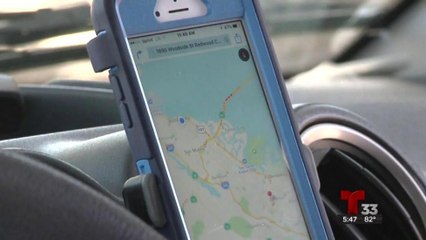 Multarán a automovilistas que utilicen teléfonos al manejar en California