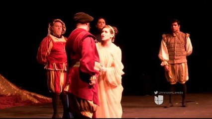 Presentan obra clásica a estudiantes de preparatoria.