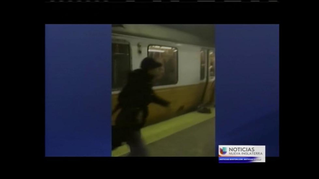 VIDEO: Pasajeros del T en peligro