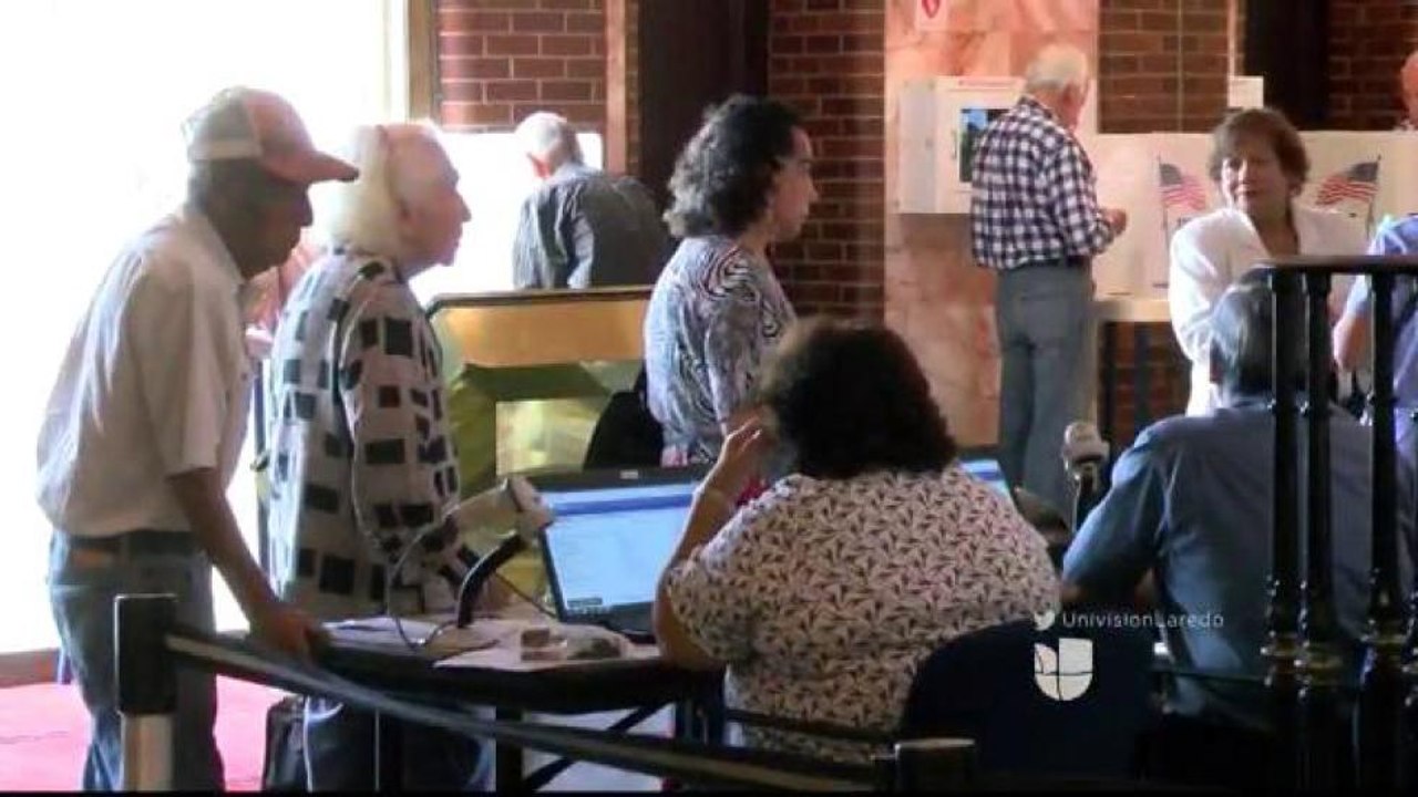 Record de votantes acuden a las urnas en Laredo.