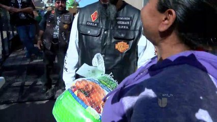 Más de 100 familias reciben despensas gratis