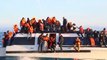 لأنهم قدموا الماء والأغطية للاجئين.. القضاء اليوناني يحاكم السبّاحة سارة المارديني و23 ناشطا