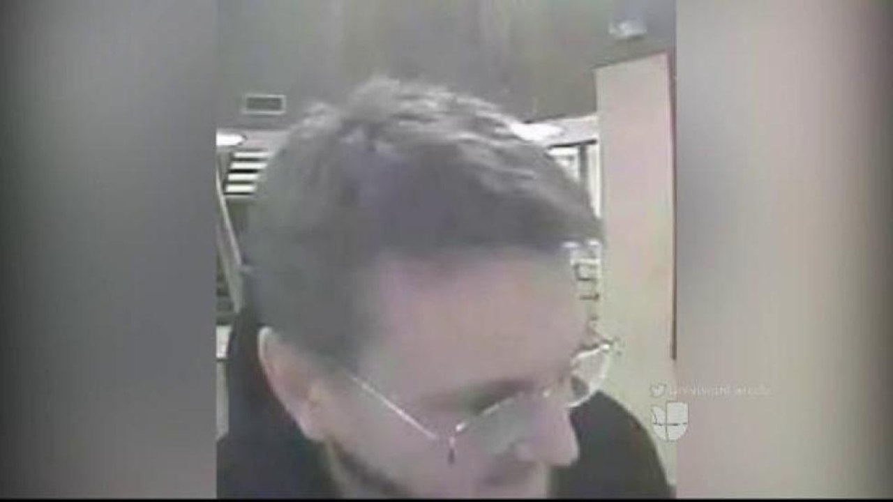 Difunden imágenes de sujeto sospechoso de asaltar banco